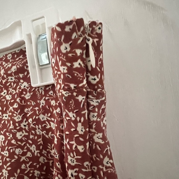 Flowy Mini Skirt - Picture 2 of 2